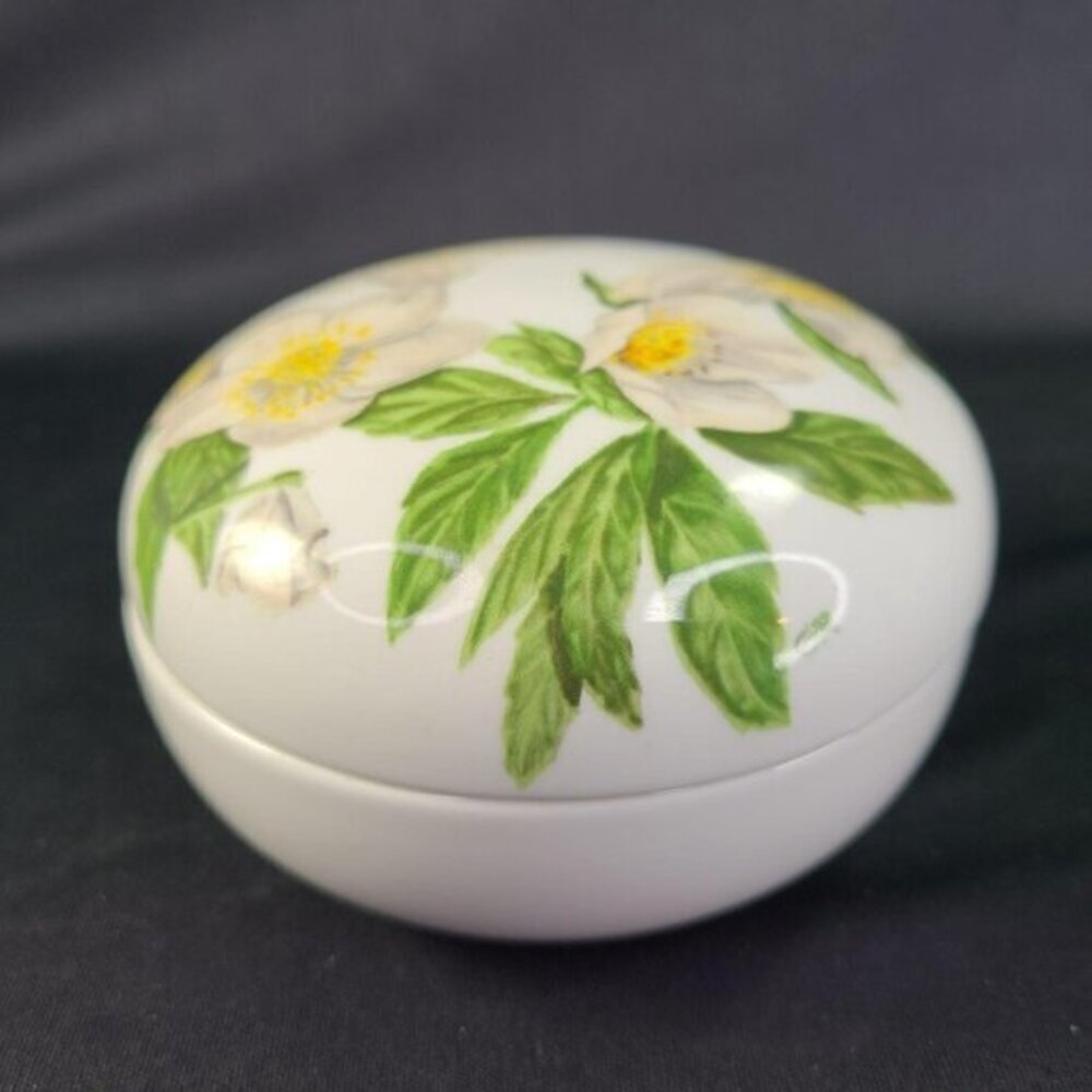Villeroy and‎ Boch Covered Candy Trinket Box Winter Flowers Christmas Rose